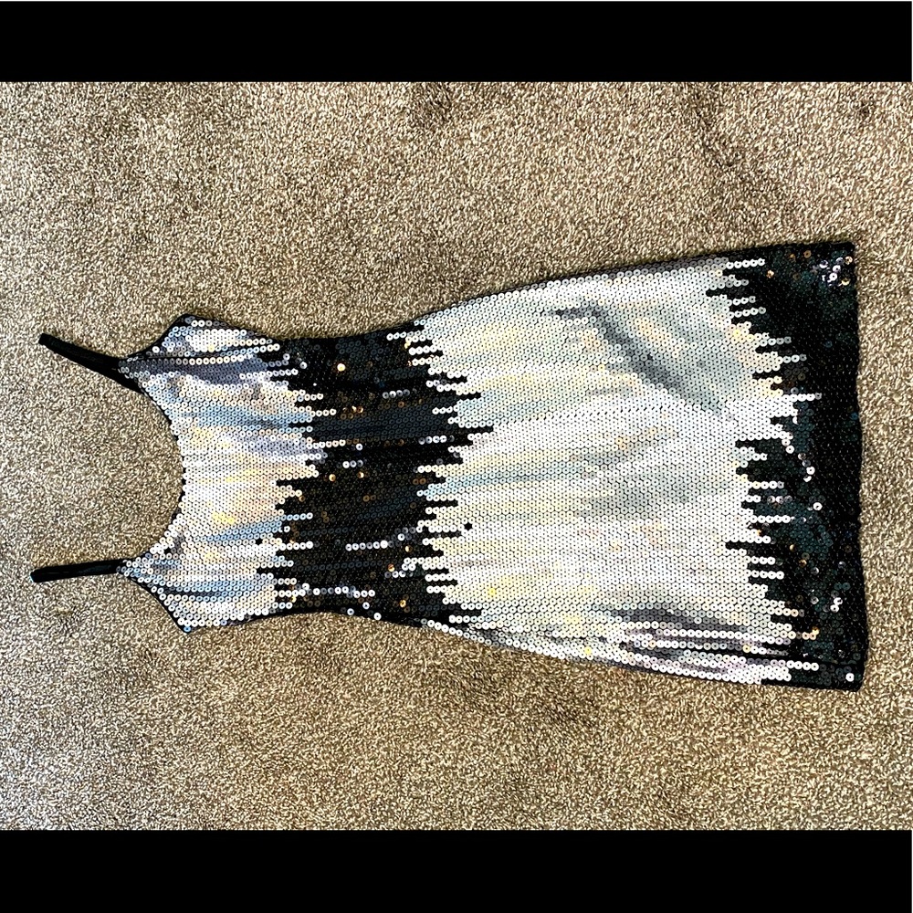 Fitted Guess Sequins Patterned Spaghetti Strap Sc… - image 1